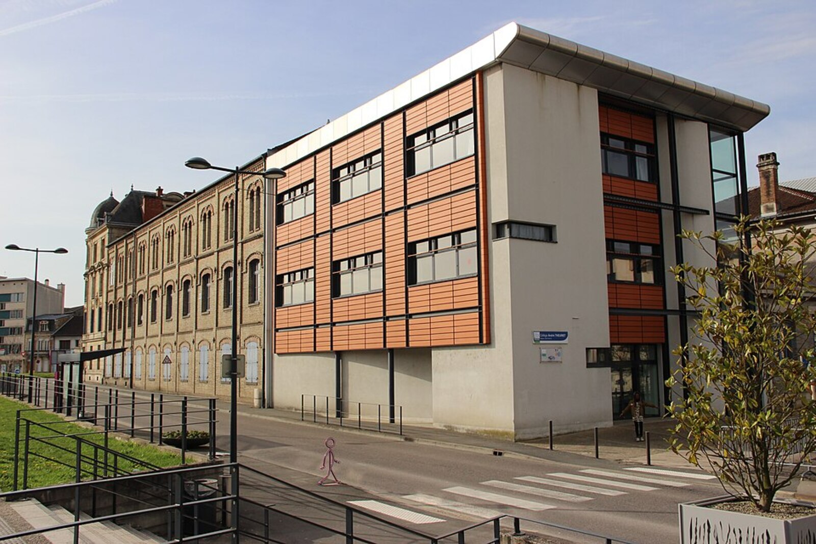 Bar-le-Duc : une dizaine de casques de réalité augmentée arrivent au collège Theuriet