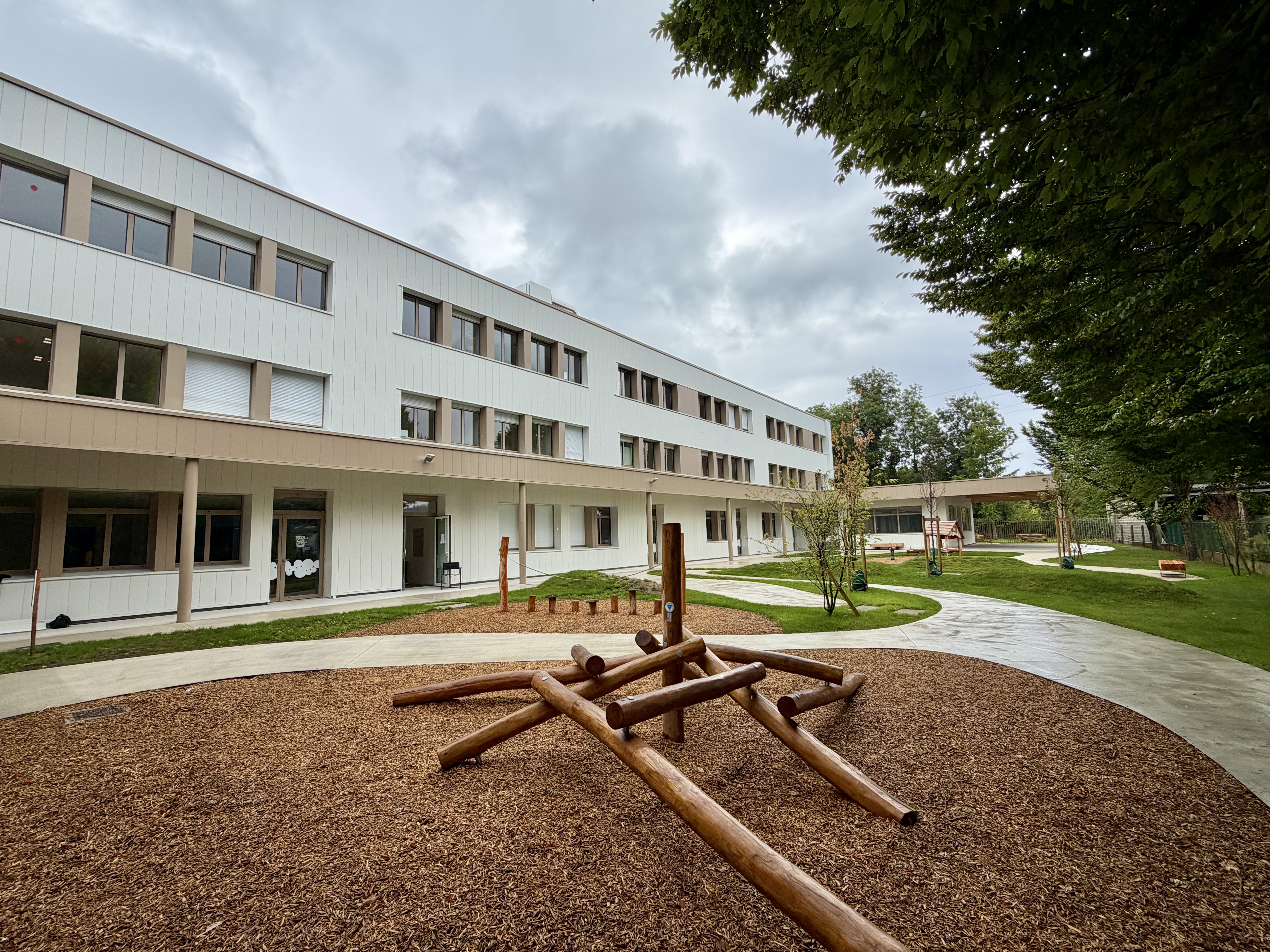 Hesdin-La-Forêt : une école pensée pour le climat de demain