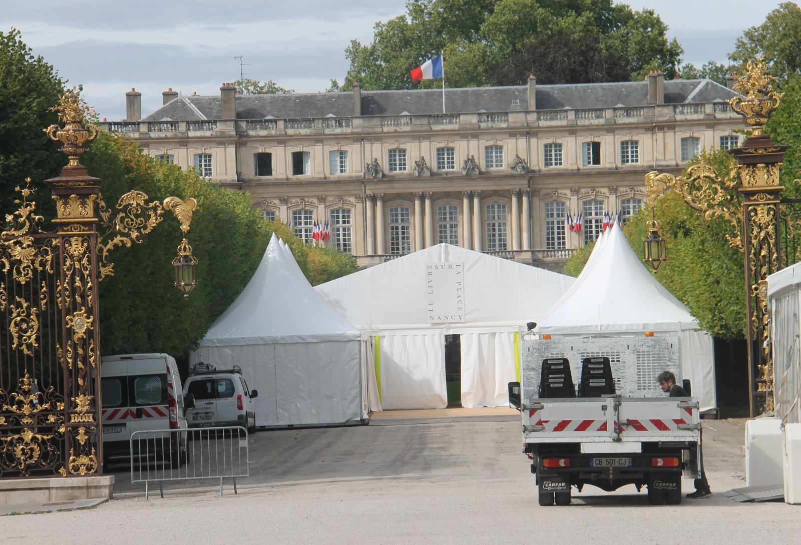 Le Livre sur la Place à Nancy en mode approche