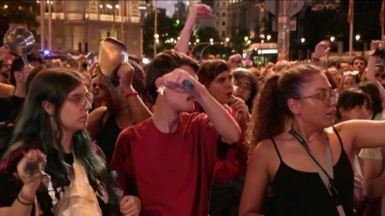 En Espagne, concert de casseroles avant un vote clé sur le logement
