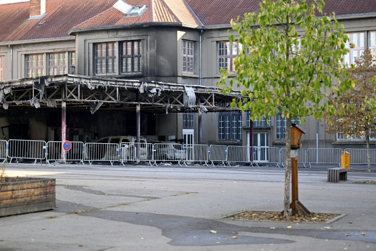 Enquête ouverte après l'incendie d'un préau de collège à Metz