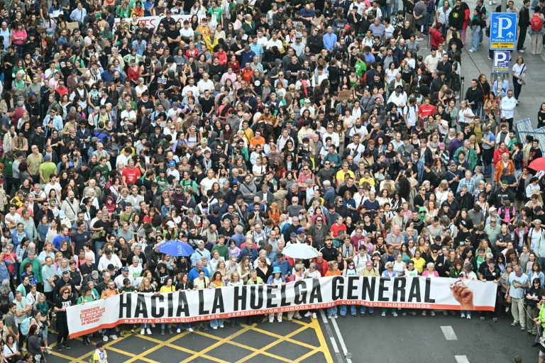 Espagne : manifestations monstres pour le logement, après le rejet des mesures du gouvernement