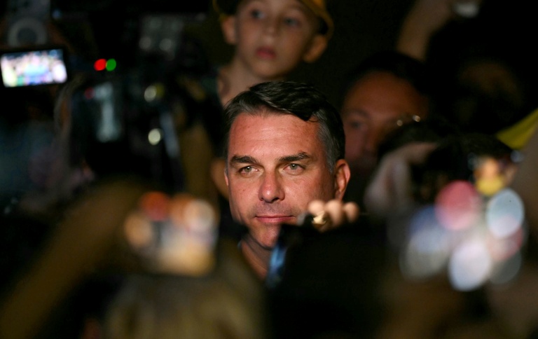 Présidentielle au Brésil : Flavio Bolsonaro en position de force