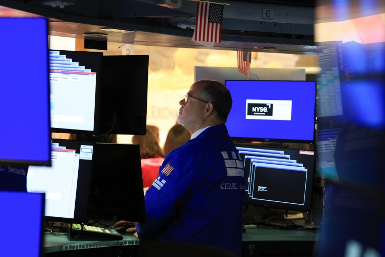 Wall Street clôture en hausse, record du Nasdaq