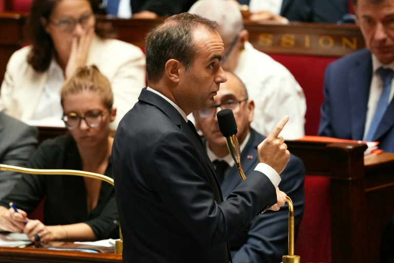 Mouvement des lycéens : Lecornu condamne la violence et réfute toute 