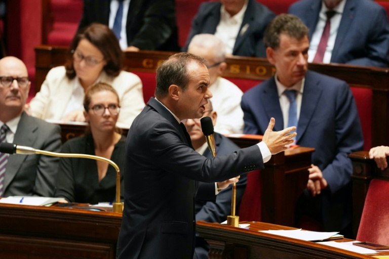 Mouvement des lycéens: Lecornu défend l'ordre et cible à nouveau LFI
