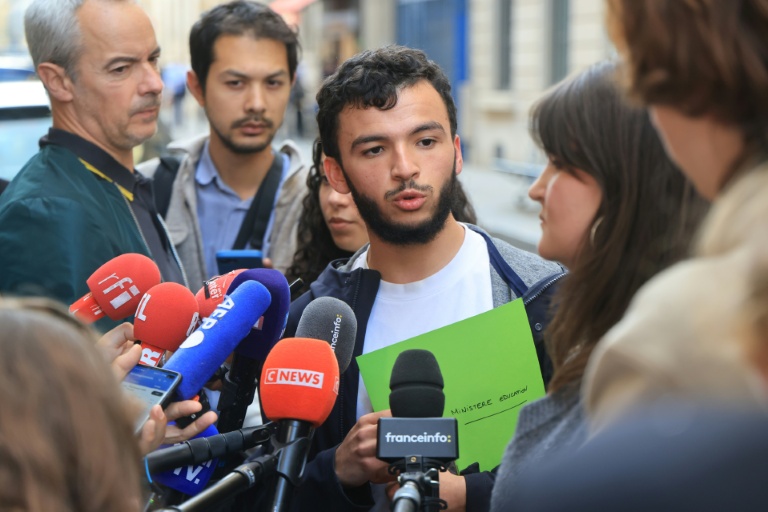 Les représentants lycéens et étudiants demandent à être reçus par Lecornu, faute de 
