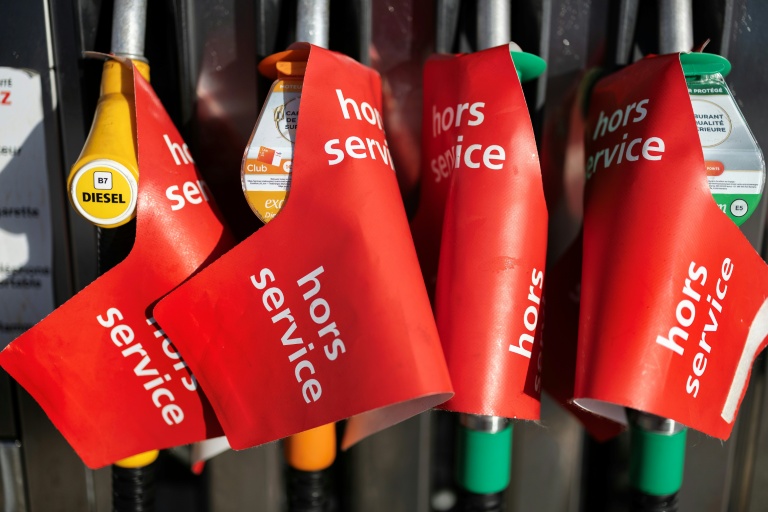 Grève TotalEnergies : les expéditions de carburants bloquées dans plusieurs raffineries, selon la CGT