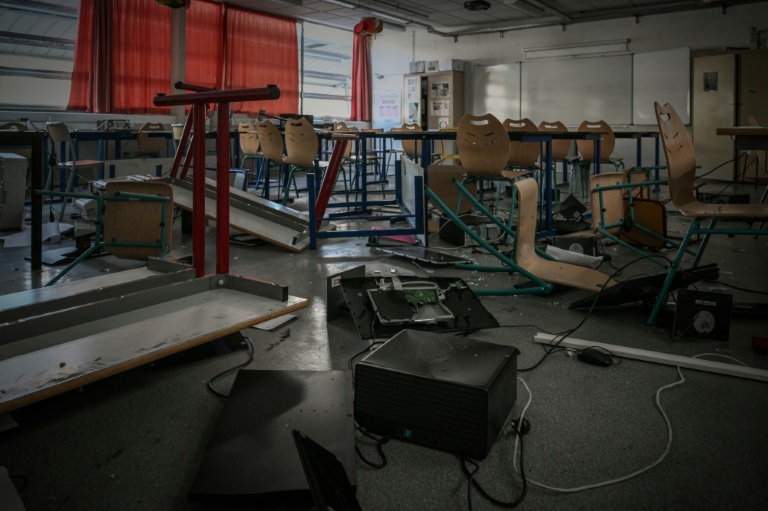 Un lycée en partie saccagé près de Bordeaux et des violences après la manifestation