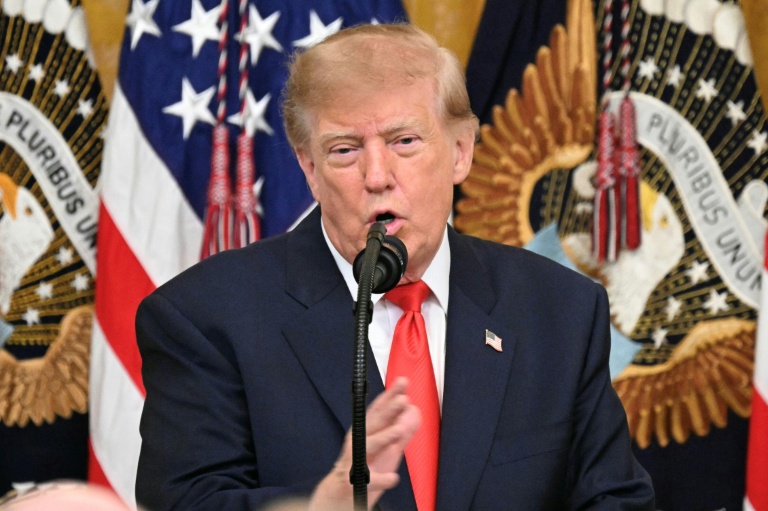 Trump repart à l'attaque contre une responsable de la Fed, convoquée à la Maison Blanche