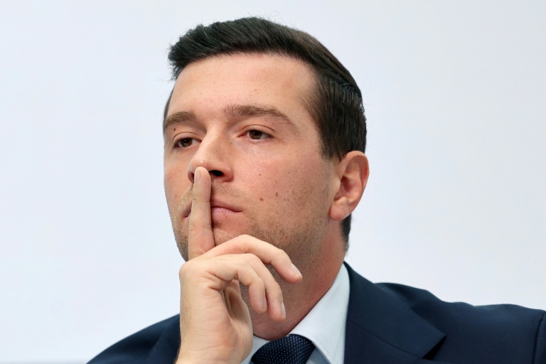 Accusations d'antisémitisme : cerné par de nouvelles révélations, Bardella continue de nier