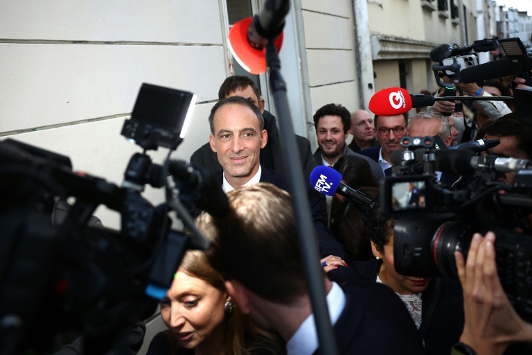 Présidentielle: Glucksmann désigné dès le premier tour comme le candidat de la gauche sociale-démocrate  
