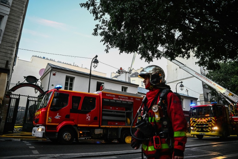 A Paris, le marché historique des Enfants rouges ravagé par les flammes