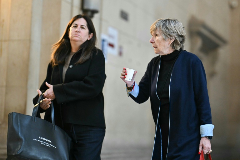 Chantage sur Karine Le Marchand : Mimi Marchand demande 