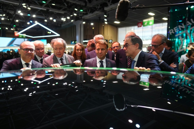Le Mondial de l'auto ouvre ses portes au public