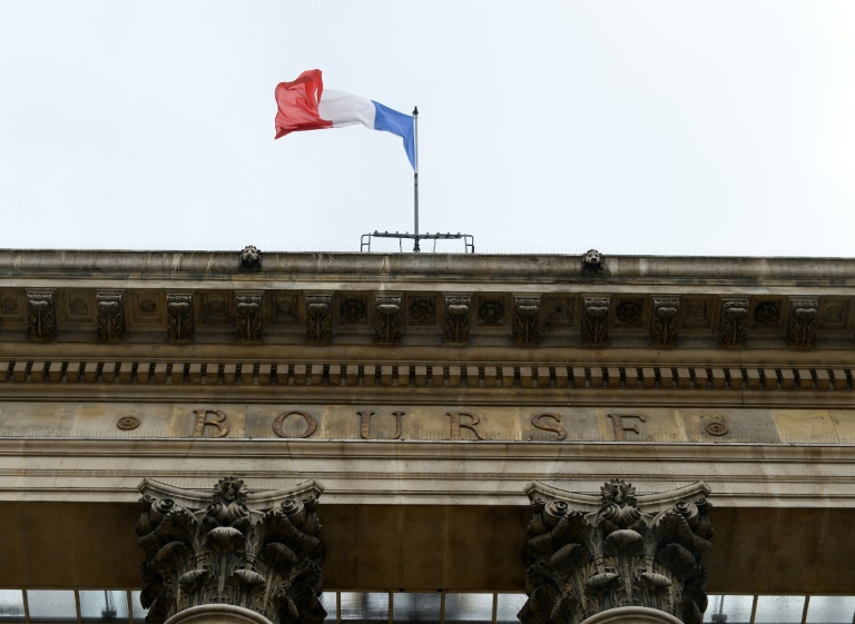 La Bourse de Paris freinée par le luxe et les semi-conducteurs