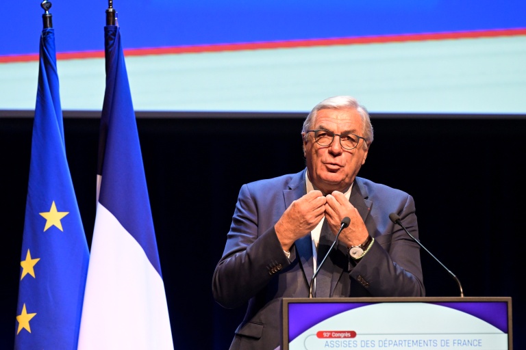 Budget: les départements veulent que Lecornu vienne 