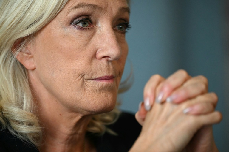 Favori de la présidentielle, le RN veut déjà faire tomber des têtes
