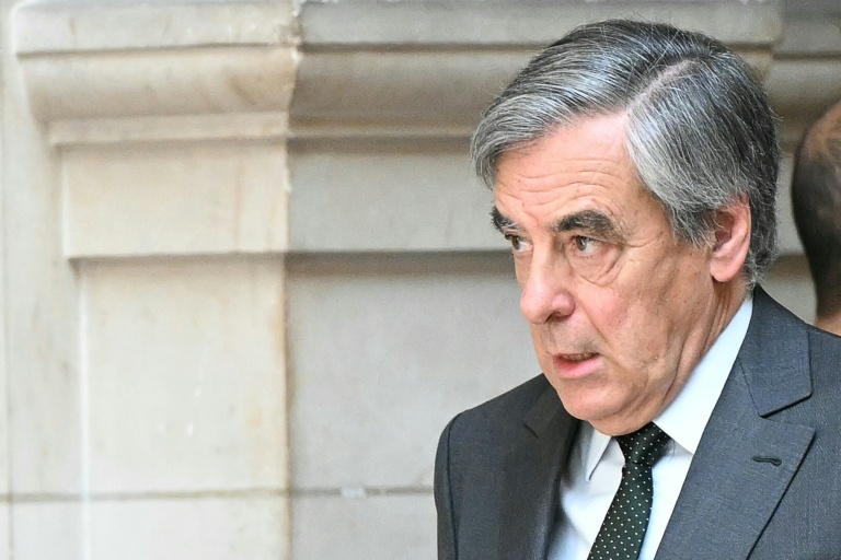 Présidentielle: François Fillon apporte son soutien à Bruno Retailleau