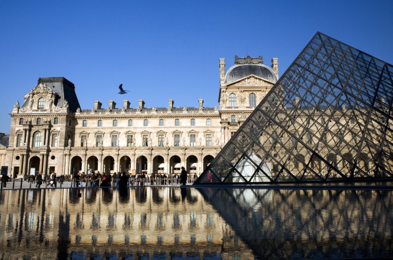 L'accès au Louvre bloqué par des étudiants 