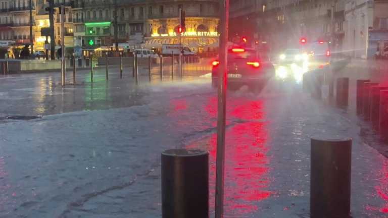 Un mort dans les fortes intempéries près de Marseille, la Haute-Corse en vigilance rouge
