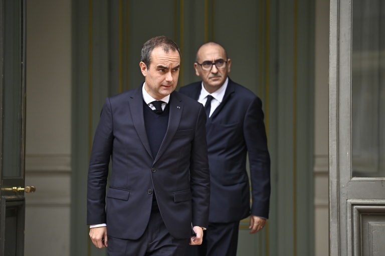 Violences : les partis reçus à Matignon, le renseignement convoqué à l'Elysée