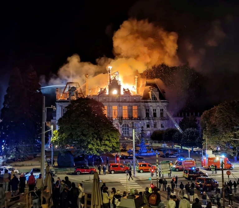 Un deuxième suspect interpellé après l'incendie criminel de la mairie de Limoges