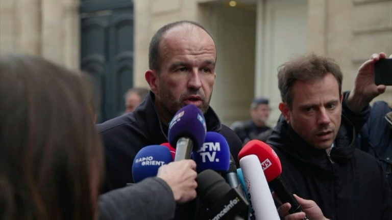 Réunion des partis à Matignon : la gauche déçue, le gouvernement défend l'ordre comme une 
