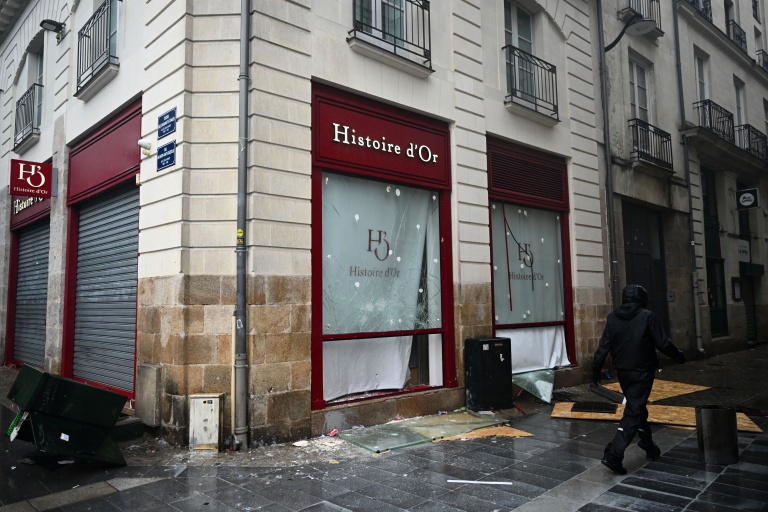 Plus de 2.500 commerces touchés par les violences dont un millier fortement dégradés, selon CCI France