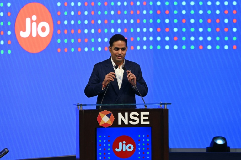 Inde: Jio s'envole pour ses débuts en Bourse après une introduction record