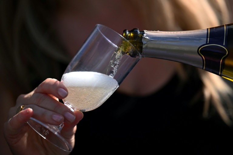 Canicule: le champagne issu de la récolte 2026 pourra dépasser les 13 % d'alcool, selon le Journal officiel