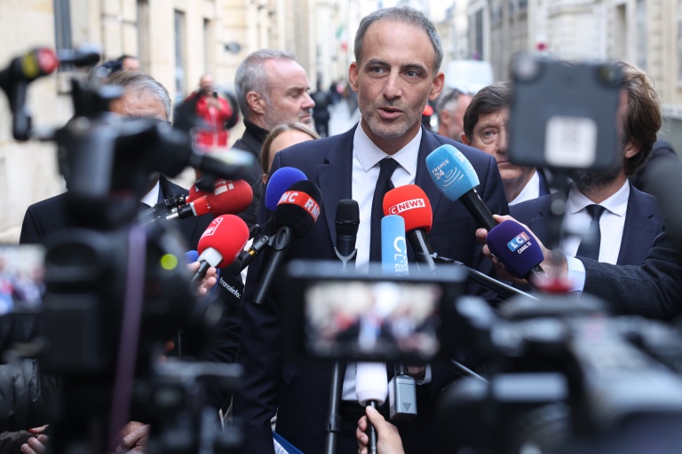 Présidentielle: victime de harcèlements, Raphaël Glucksmann peine à faire campagne