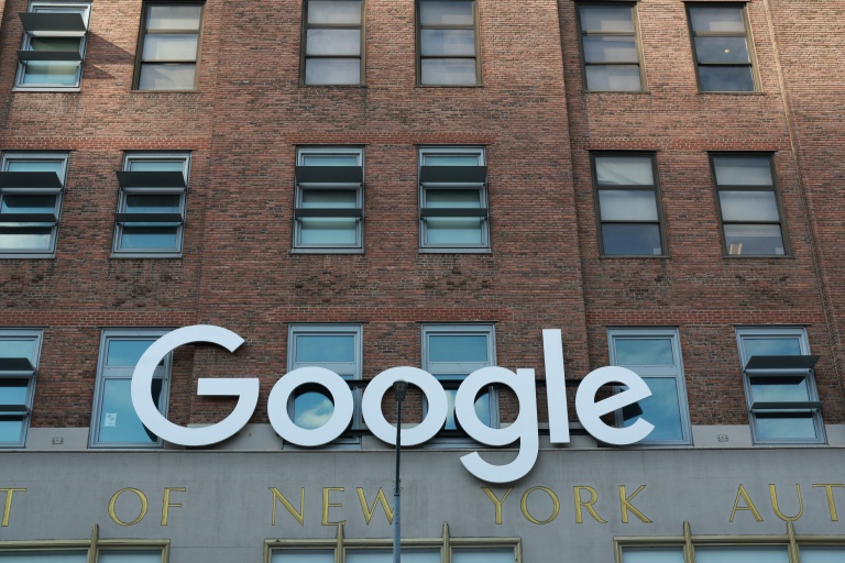 La publicité ralentit chez Google, l'action dévisse malgré l'accélération du 