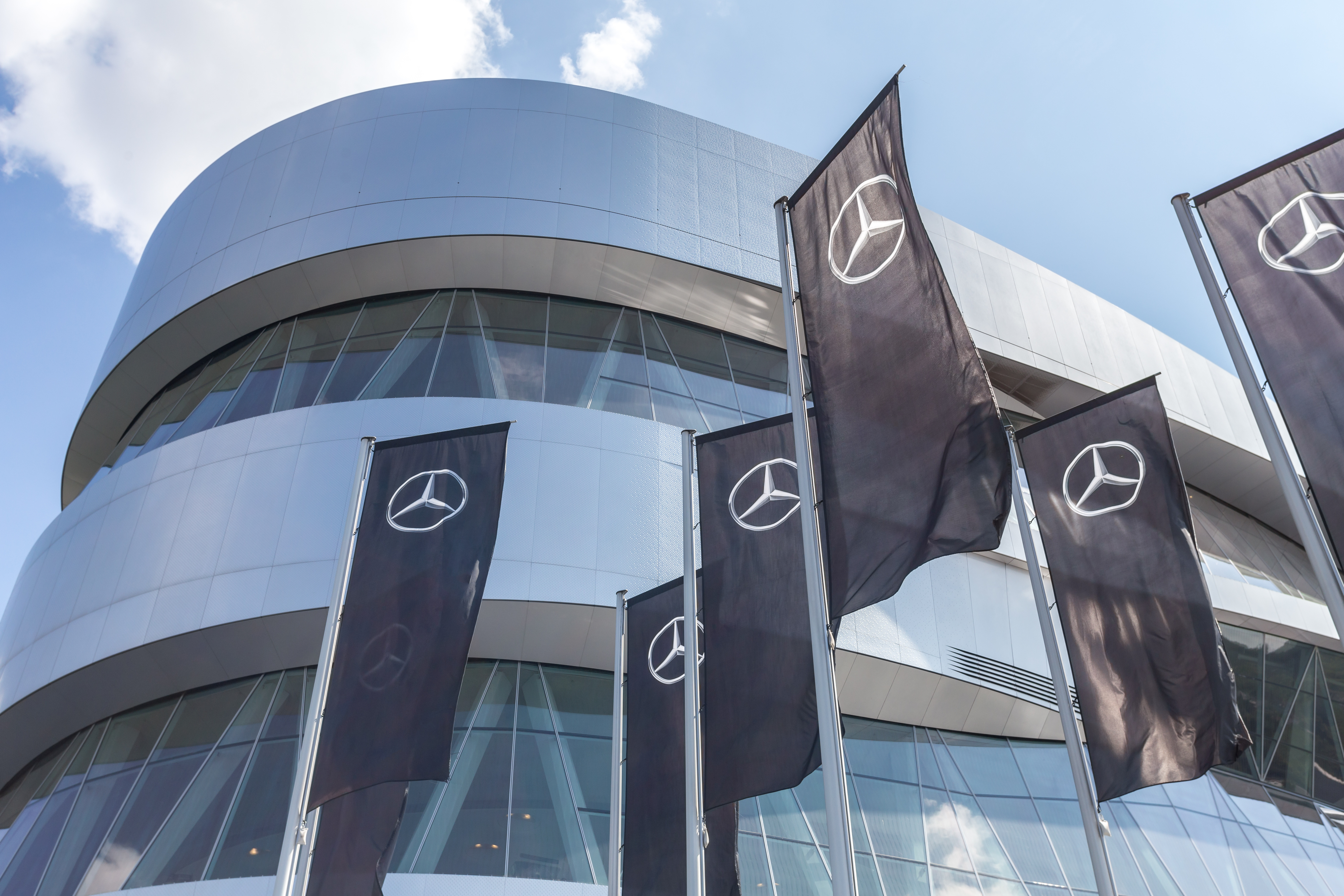 Valenciennes : Mercedes-Benz étend son centre logistique à 50 000 m²