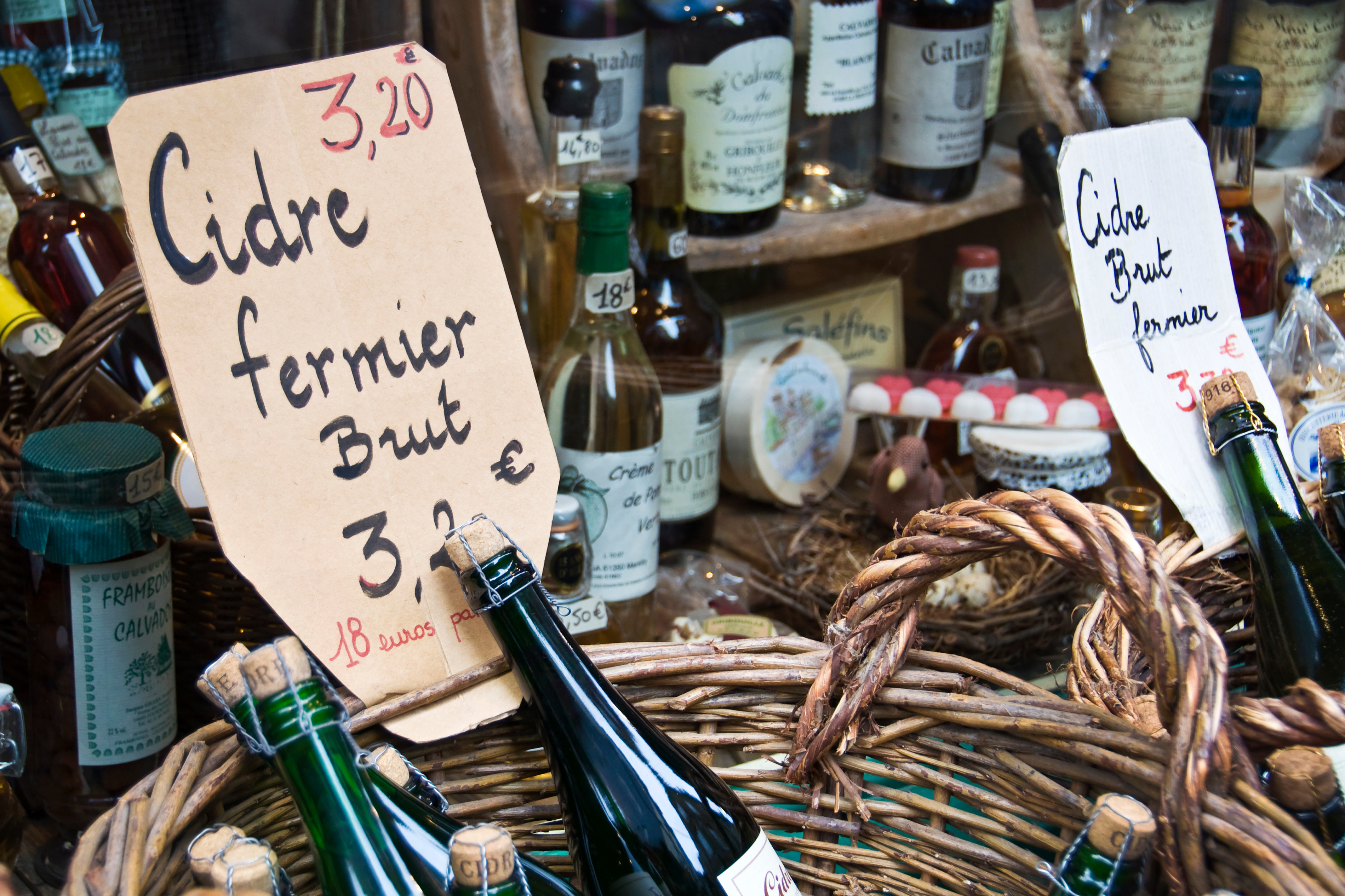 Normandie : deux ouvrages consacrés au cidre pour mettre en avant le savoir-faire
