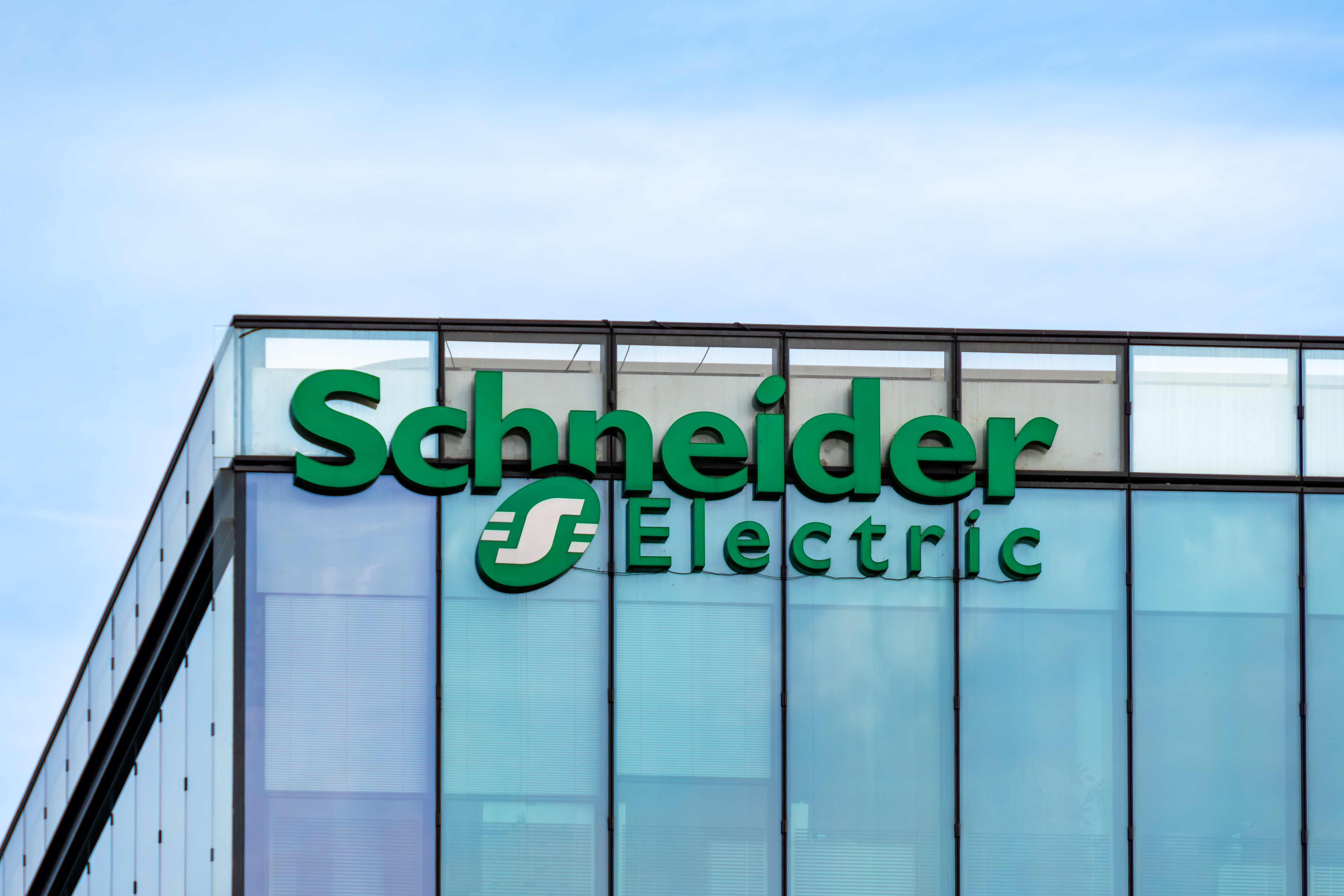 Schneider Electric engage 22,6 milliards de dollars pour racheter PTC
