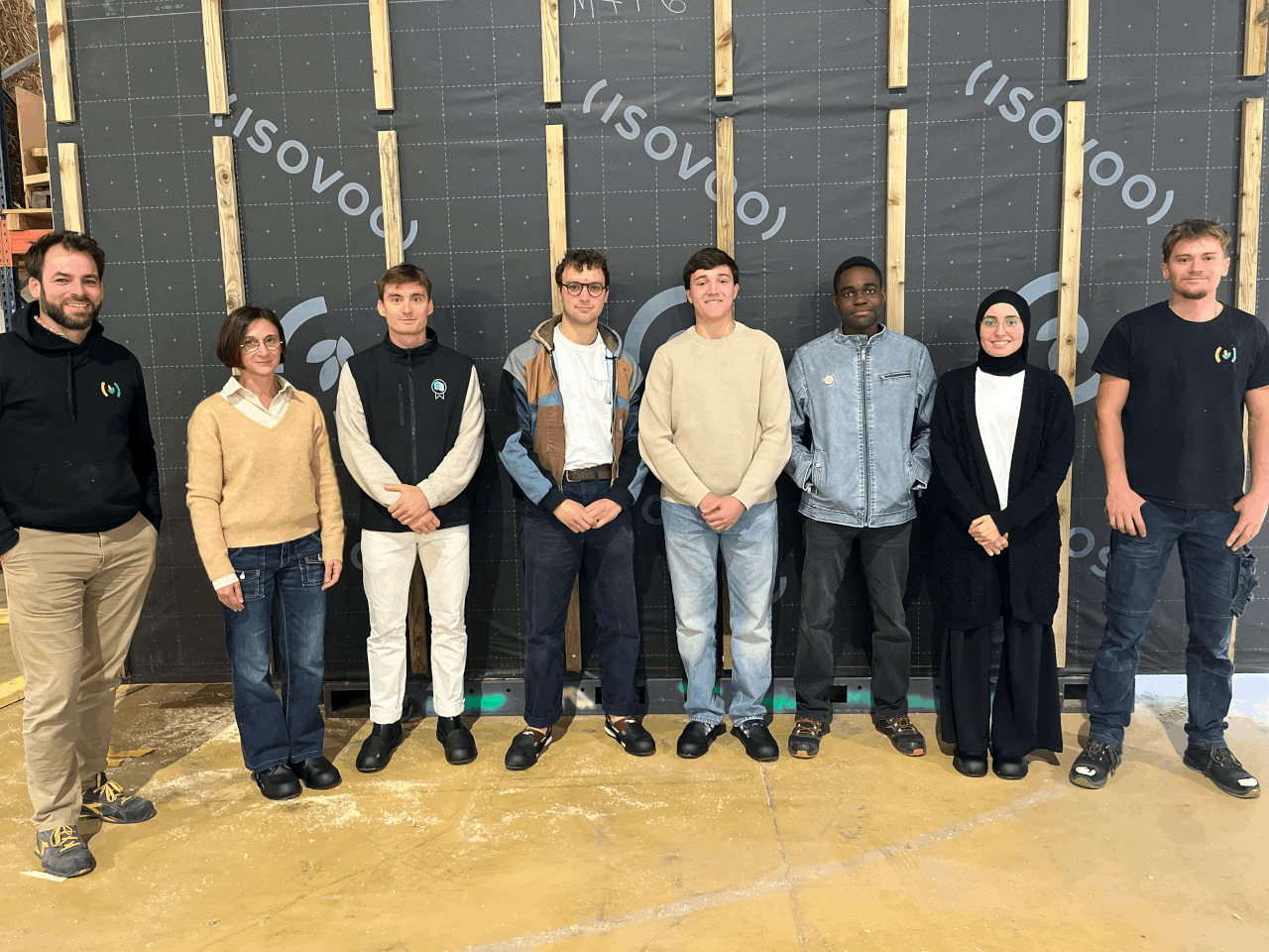 Au Creusot, ISOVOO fait découvrir ses panneaux bois-paille aux étudiants de l’IUT