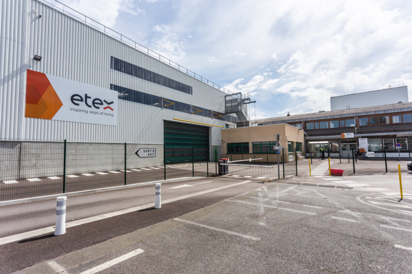 L’entreprise Siniat, spécialisée dans la fabrication de plaques de plâtre, a pour ambition de décarboner son site. (B. Delabre / Aletheia Press)