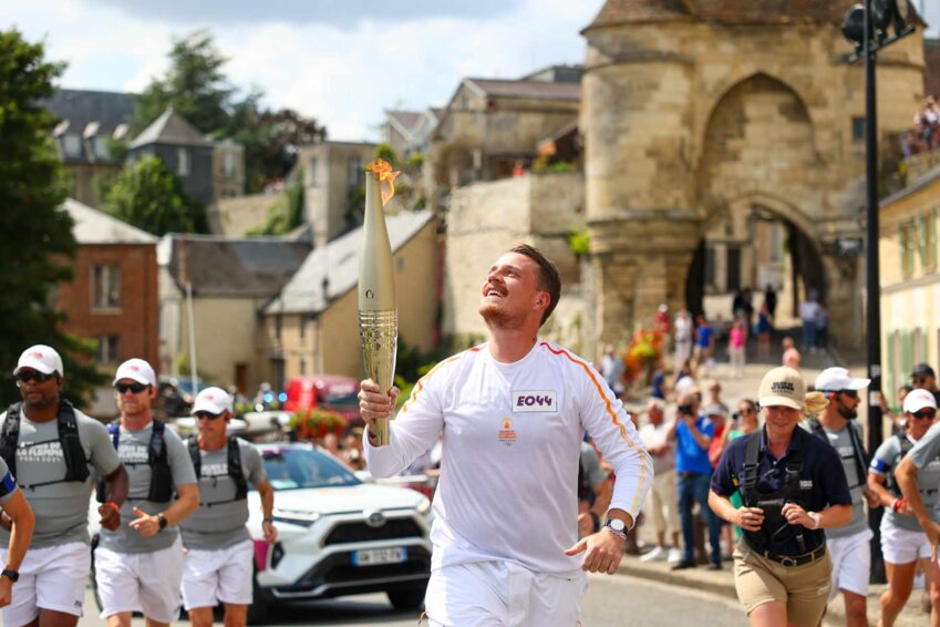 La flamme paralympique à Laon le 26 août après la flamme olympique le 17 juillet dernier. (c) Paris 2024 / André Ferreira / SIPA PRESS