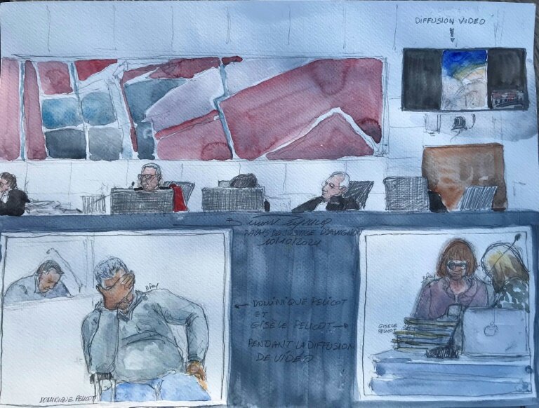 Croquis d'audience du 10 octobre 2024 de Gisèle Pelicot (2e d) et son ancien compagnon Dominique Pelicot (2e g) couvrant son visage lors du visionnage d'une vidéo, pendant son procès au tribunal d'Avignon © Benoit PEYRUCQ