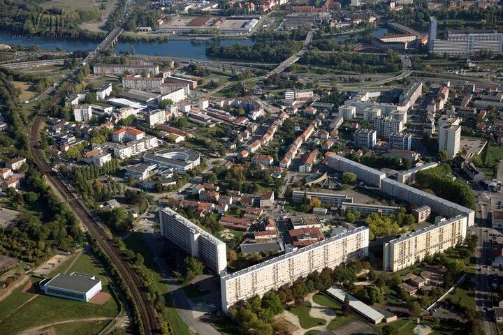 Les entreprises implantées dans les QPV et les ZFU-TE  voient leurs plafonds d'exonération relevés. © D.R.