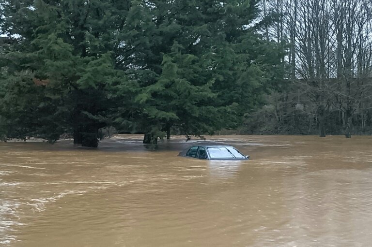 Une voiture sous les eaux après une crue de la Flume à Pace, en Ille-et-Vilaine, le 25 janvier 2025 © Eric THOMAS