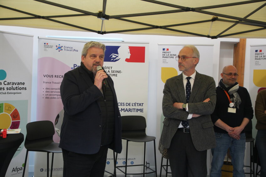 Eric Picard, maire de Gournay et président de la communauté de communes des 3 Rivières, et Jean-Benoît Albertini, préfet de la Seine-Maritime, lors du lancement du Club d'Entreprises le 11 mars à l'Espace Garenne (coworking). © Aletheia Press/ B.Delabre