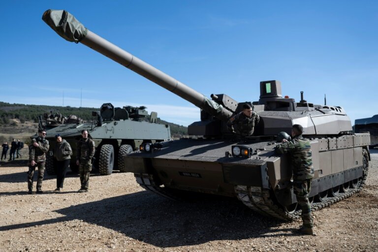 Un char Leclerc rénové au camp militaire de Canjuers dans le département du Var, dans le sud-est de la France, le 4 mars 2025 © MIGUEL MEDINA