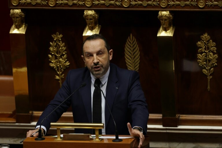 Sébastien Chenu, vice-président du Rassemblement national, lors d'un discours à l'Assemblée nationale, Paris, le 16 janvier 2025 © Thibaud MORITZ