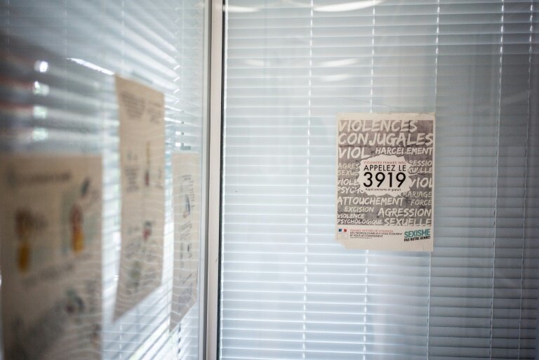 Le 3919 a connu en 2024 une "année record", avec "plus de 100.000 appels pris en charge" © Martin BUREAU