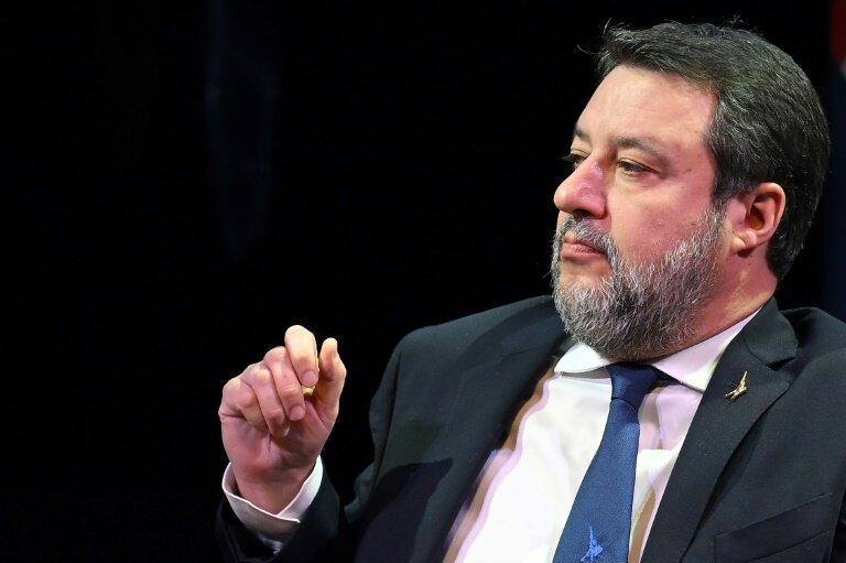 Le dirigeant italien d'extrême-droite Matteo Salvini, numéro 2 du gouvernement ultraconservateur, a une nouvelle fois qualifié de "fou" vendredi le président français Emmanuel Macron © MARCO BERTORELLO