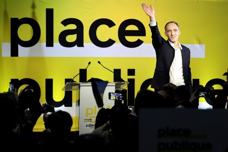 Le leader de Place Publique Raphaël Glucksmann lors du congrès de son parti, le 16 mars 2025 à Paris © STEPHANE DE SAKUTIN