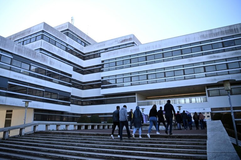 Campus de CentraleSupelec, à Gif-Sur-Yvette, dans l'Essonne, le 8 octobre 2021. Issu du rapprochement de Centrale et de Supélec, l'établissement fait référence en sciences de l'ingénieur et des systèmes. © Anne-Christine POUJOULAT