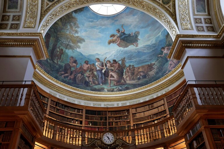 La bibliothèque de l'Assemblée nationale, à Paris, et ses plafonds peints par Delacroix après leur restauration, le 13 mars 2025 © STEPHANE DE SAKUTIN